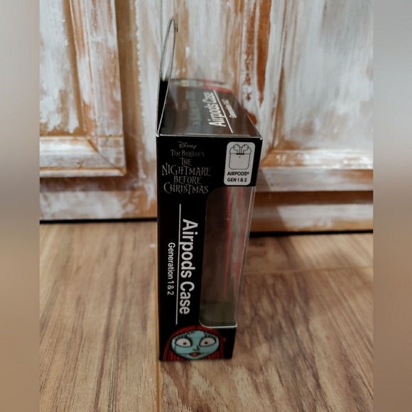 NWT Disney The Nightmare Before Christmas Air Pod Case - Picture 3 of 4